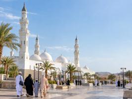 Saudi Arabia Blocks Seven Online Platforms Over Tourism Law Violations