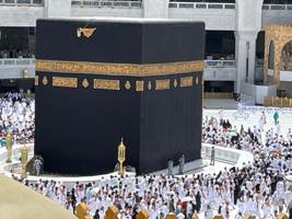 Saudi Arabia Requires Valid Hotel Booking to Process Umrah Visas